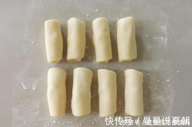 咬一口,整个人都酥了,特色小吃椒盐酥,一口就让你想起家乡味道