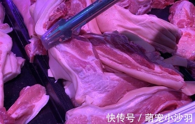 猪肉|买猪肉时，到底选前腿肉还是后腿肉？老师傅教你一招，别再买错了