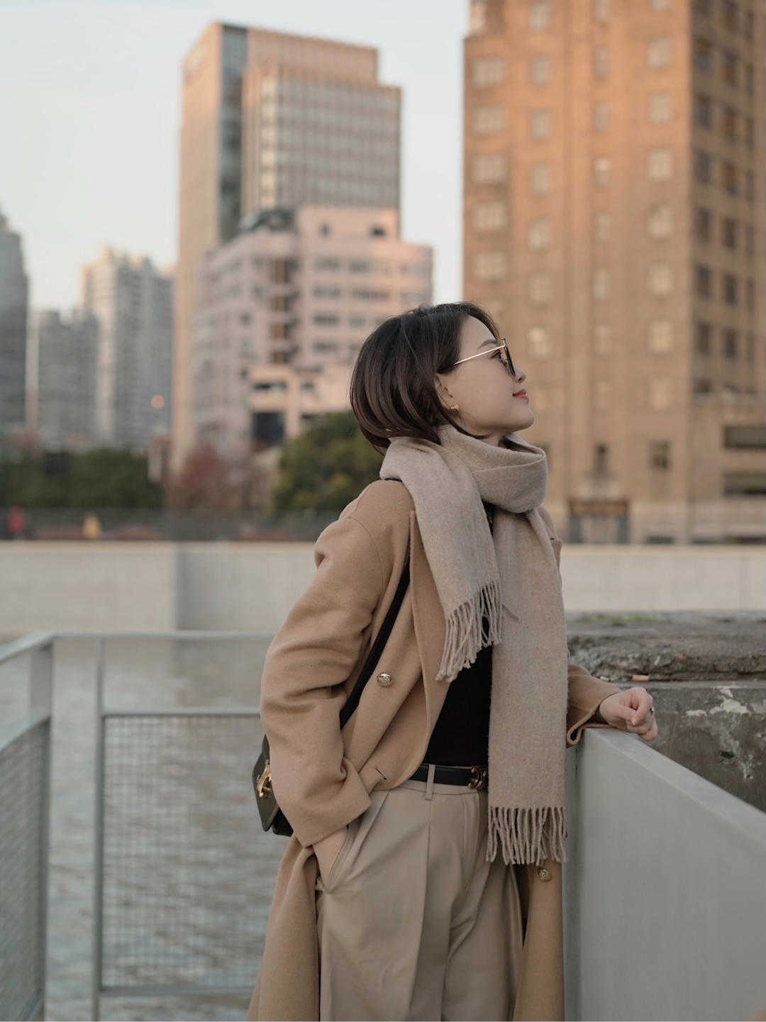 搭配 高级棕怎么穿更高级?看看这些搭配方式,经典时髦又显气质