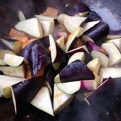 土豆茄子炖五花肉