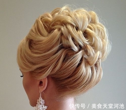 2021结婚季！33个优雅新娘的别致婚礼发型