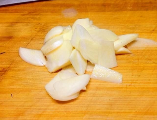 醋溜白菜|醋溜白菜时，放醋的时间很关键，做对了，白菜脆爽更酸香，还解腻