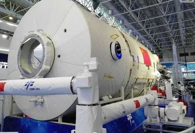 长征五号已就位,这回要射上去个大家伙!为新世纪以来世界最大