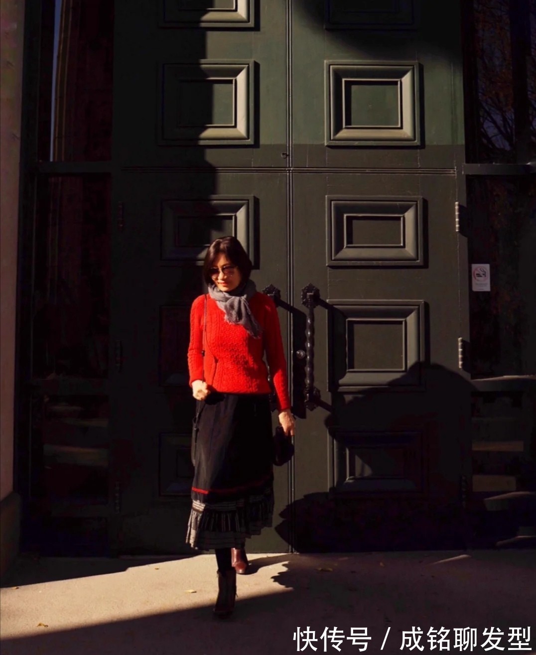 穿搭|既然已经老去,更要穿得高级,学学这几位阿姨的穿搭,时髦又减龄