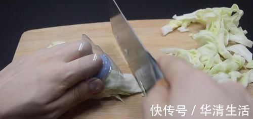 家家户户|你家有废旧的塑料瓶吗？这个用途太棒了，花钱都买不到，涨知识了