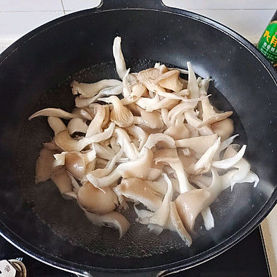 平菇|芹菜炒平菇