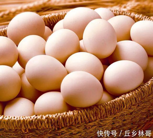 鸡蛋包豆腐也可以在家做,香味浓郁,做法简单,和饭店的一样好吃