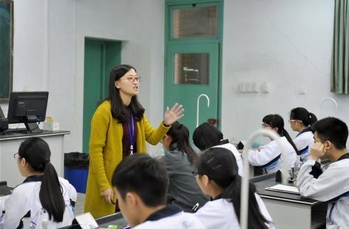 仪器|一道高中“化学题”炸了！学生答案五花八门，网友：被戳中笑点