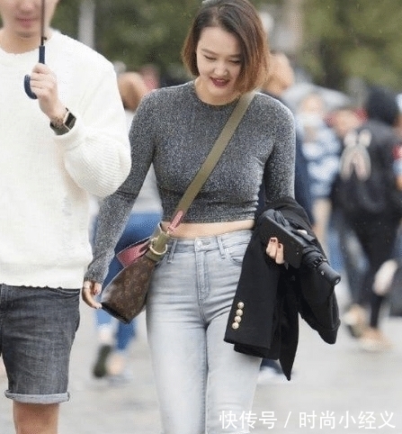 穿搭 姑娘体现出微胖之美,或许只有40岁以上的男人,才懂得欣赏吧