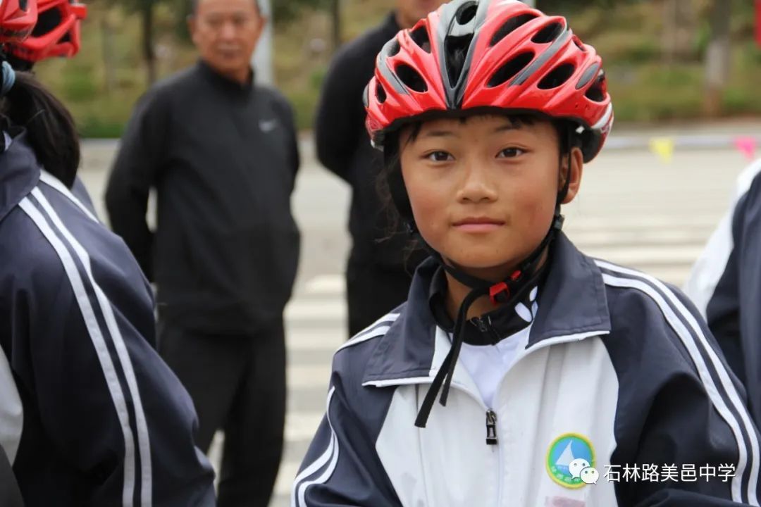 路美邑中学自行车队|“六一”儿童节：路美邑中学自行车队运动员勇夺首金