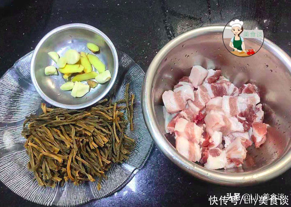 豇豆|夏天这蔬菜多买点，晒干囤起来，泡一泡，切段焖五花肉，越嚼越香