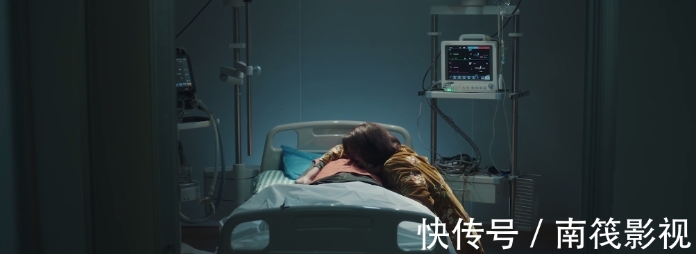 扫黑风暴|连续2天播放量第一,《扫黑风暴》口碑炸了,可观众却开始狠骂了