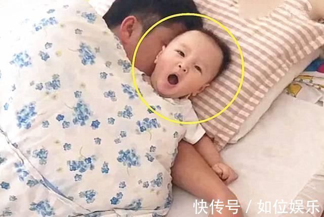 儿子|老爸哄儿子睡觉，妈妈还以为打雷了，看到宝宝后，网友真是亲爹