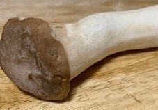 买杏鲍菇时，该挑大的还是小的？菜贩子透露，今后别再乱买了