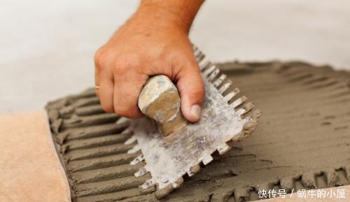 瓷砖|越来越多人不用水泥贴瓷砖,用这种至少能省一半人工费,太聪明了