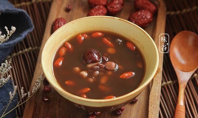 喝出|天冷了,女性要多喝五红汤,每天一碗,补血养血,喝出好气色!