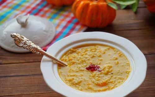 燕麦换一种吃法，搭配南瓜一起煮，软糯又香甜