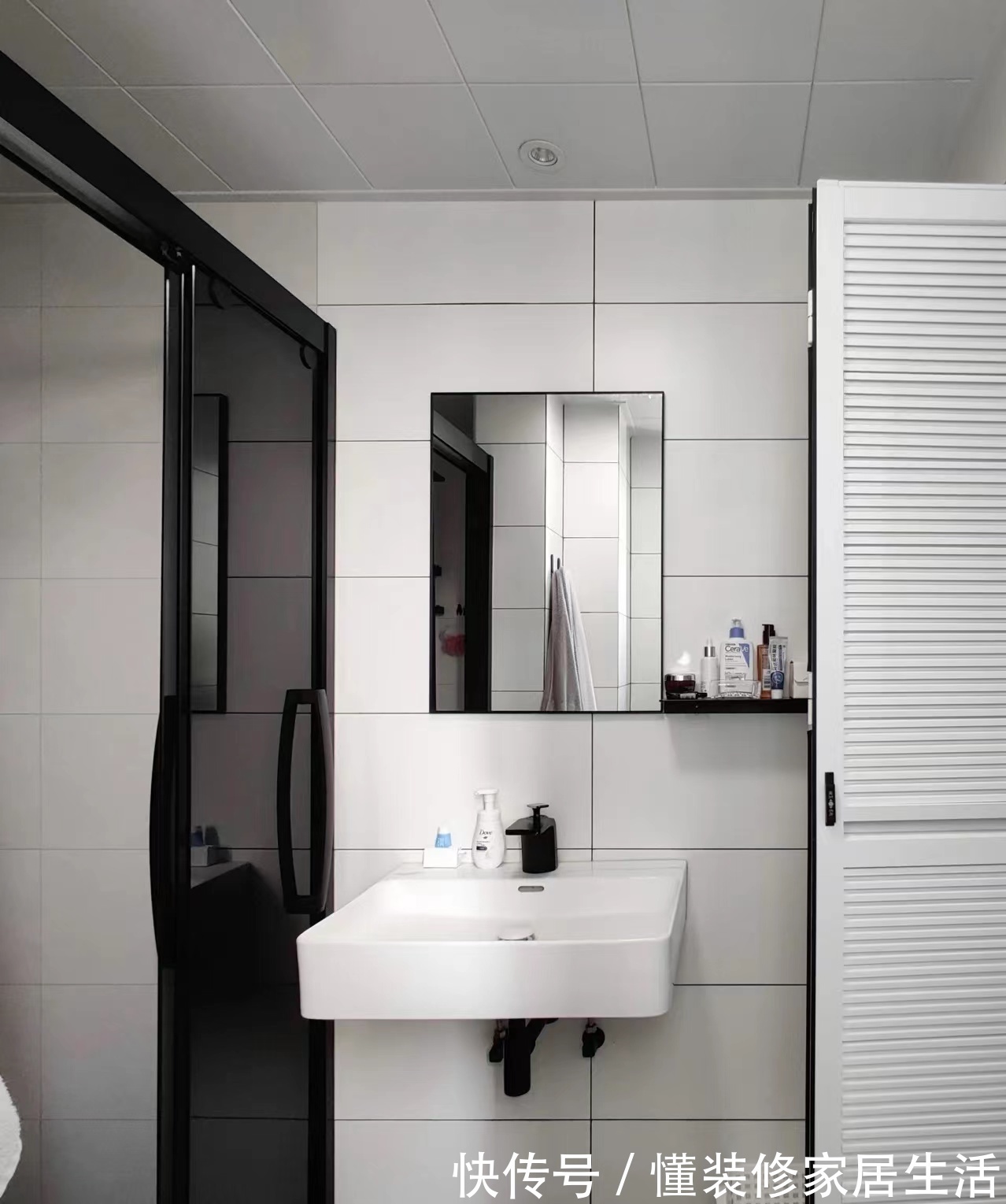 墙面|110㎡简约风,花费10W做橱柜,全屋“空无一物”,太舒适了