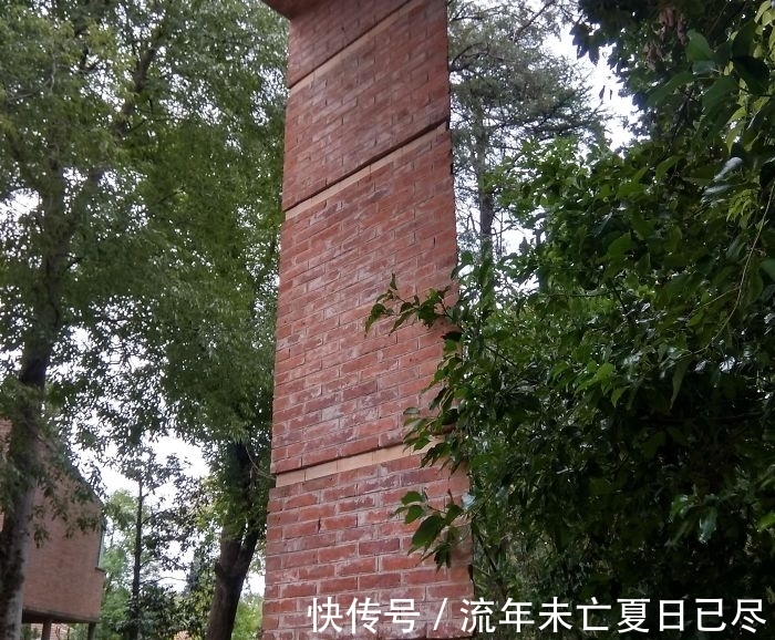 东边日出西边雨|25张“假”照片，车洗得太干净犹如隐身，拍出镜子里外不同的自己