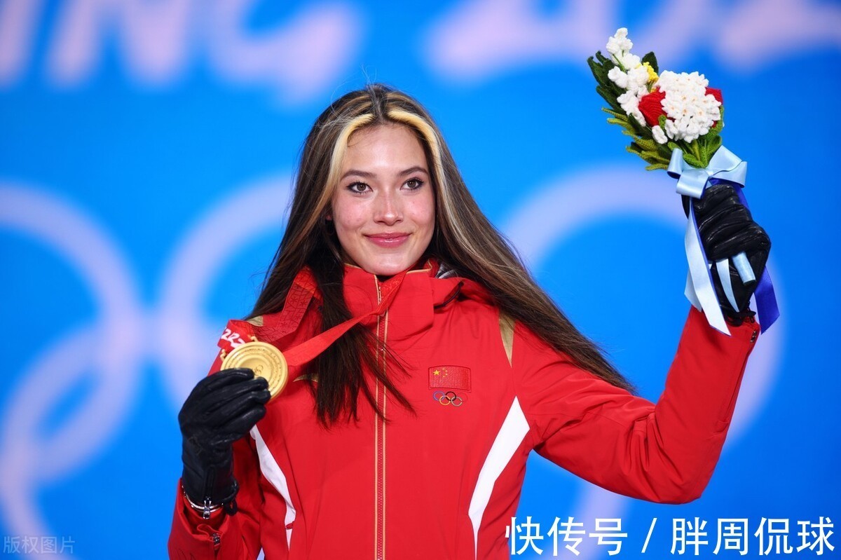 北京冬奥会|谷爱凌冬奥斩获2金1银,18岁天才宣布启程返美,原因令人感动