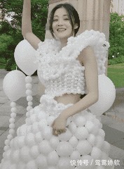 |搞笑GFI:这一看就是小情侣,要是老夫老妻的,男子早就怒了