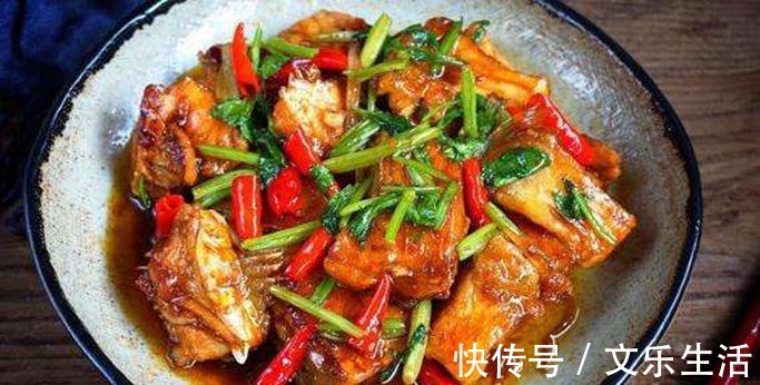 小米椒|美食推荐土豆片，香辣鱼块，马蹄片炒肉，扒肥肠的做法