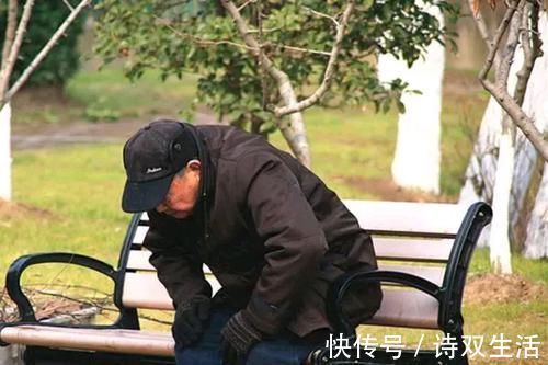 烟酒味|这几类人容易有“老人臭”！直言：40岁后做好以下事，老了也没味