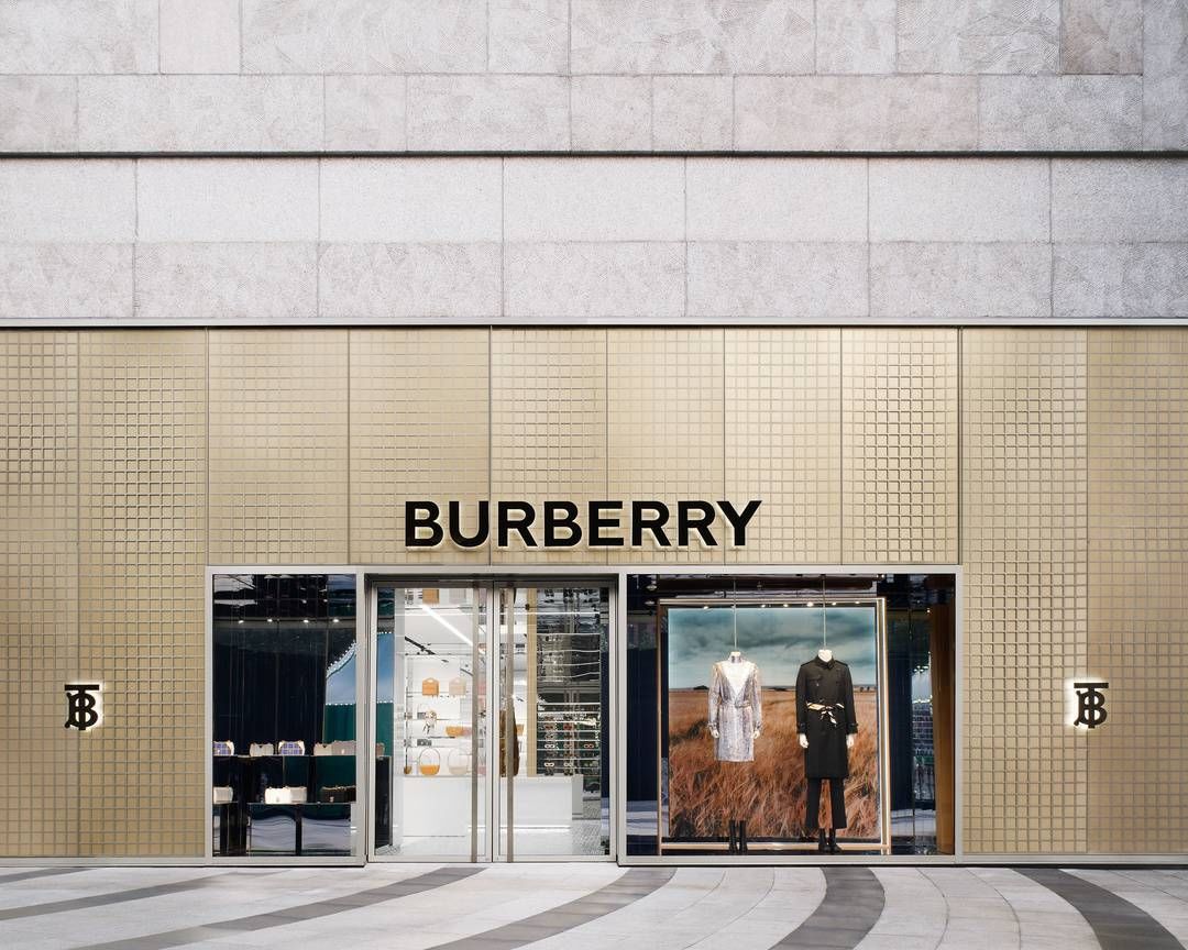 缎面 购时髦|BURBERRY上海恒隆广场旗舰店全新开幕，宝珀发布深潜器系列全新表款