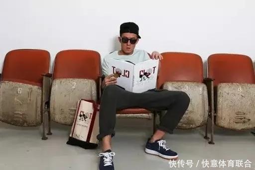 yeezy 一秒售罄,一夜暴涨!他们穿的球鞋我劝你千万别买!