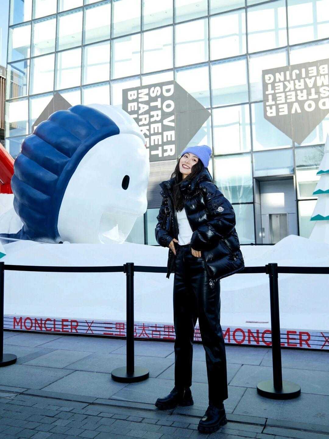 修身裤|今年别在穿“修身裤+长靴”,九分阔腿裤+紧口靴,才是最时髦