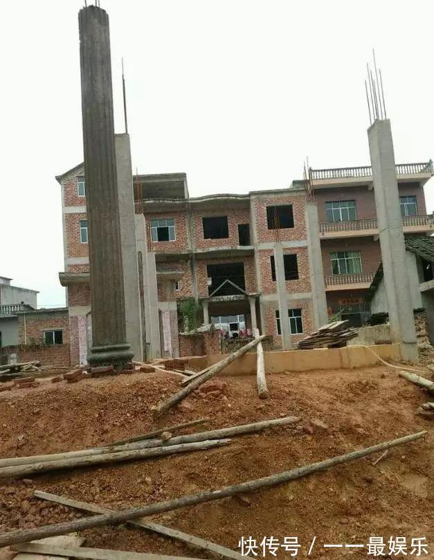 盖房|堂哥花20万盖房,盖一半没钱了,直接入住毛坯房,被全村人嘲笑!