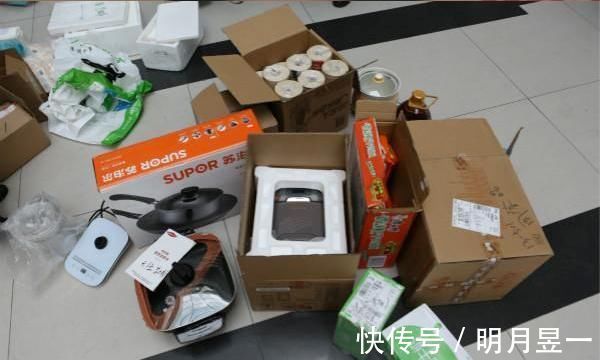 盲盒|10块1斤的快递盲盒到底能有多暴力？真相来了……