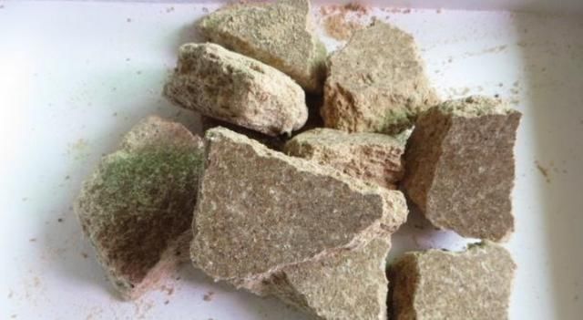 玉米|气温一降，我就喜欢用这鲫鱼特效窝料，百试百灵，刚入水就来鱼