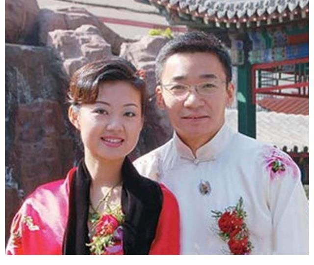 中國(guó)傳媒大學(xué)|高博漂亮的老婆曝光，他沒(méi)能成央視一哥，在生活中卻是妥妥的一哥