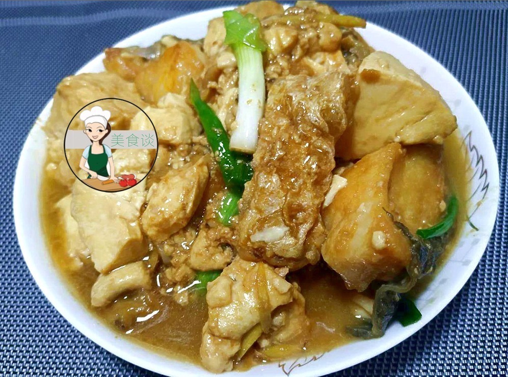 豆腐和此是绝配，一起下锅焖，又香又下饭，连吃三天都不腻！