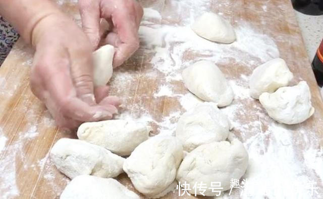 蒸包子时到底用不用二次醒发10人做9人错,2个小技巧,松软好吃