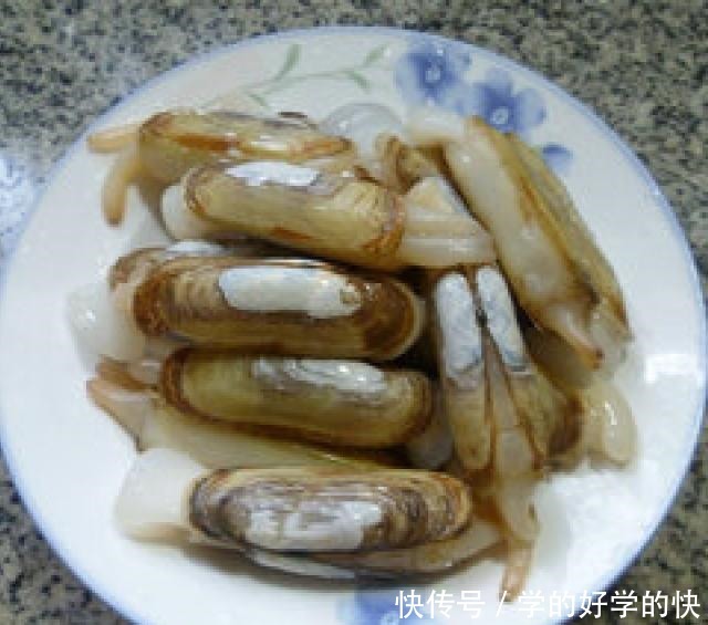 锅煎蛏子,鲜嫩可口,一盘子都不够吃