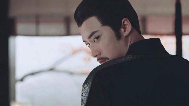 专家们!汉代留下一件陶俑,证明两个“鹰目狼顾”的名人,有可能是存在的