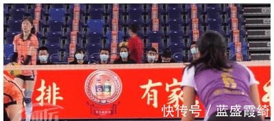 刘晏含|轻取北京,天津女排十连胜中有隐忧!刘晏含连续首发,彰显职业精!