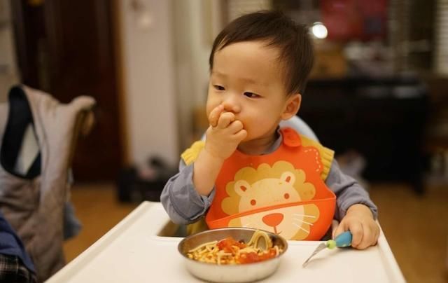 妈妈|一颗溏心蛋,儿子被送进医院,妈妈后悔:早知道就不这么做了