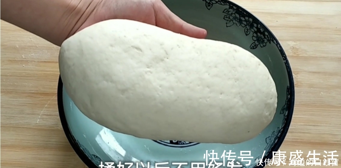 千层枣花馍不用发面，不用一滴油，层层分明，好看好吃