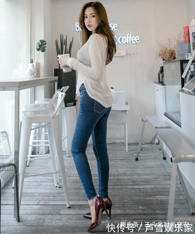修身牛仔裤 修身牛仔裤,更好地勾勒出女性独特细节元素,凸显傲人身材!