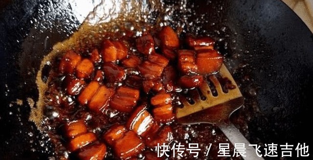 油亮亮|做红烧肉,炖前多做2步,出锅后色泽红亮,香而不腻,教您做法!