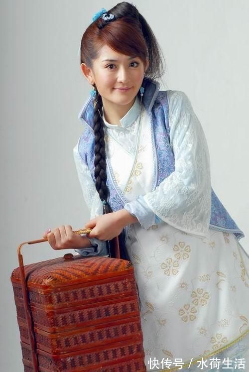 謝娜在央視只一期就被換掉,究竟發(fā)生了什么?官媒給出12字評(píng)價(jià)