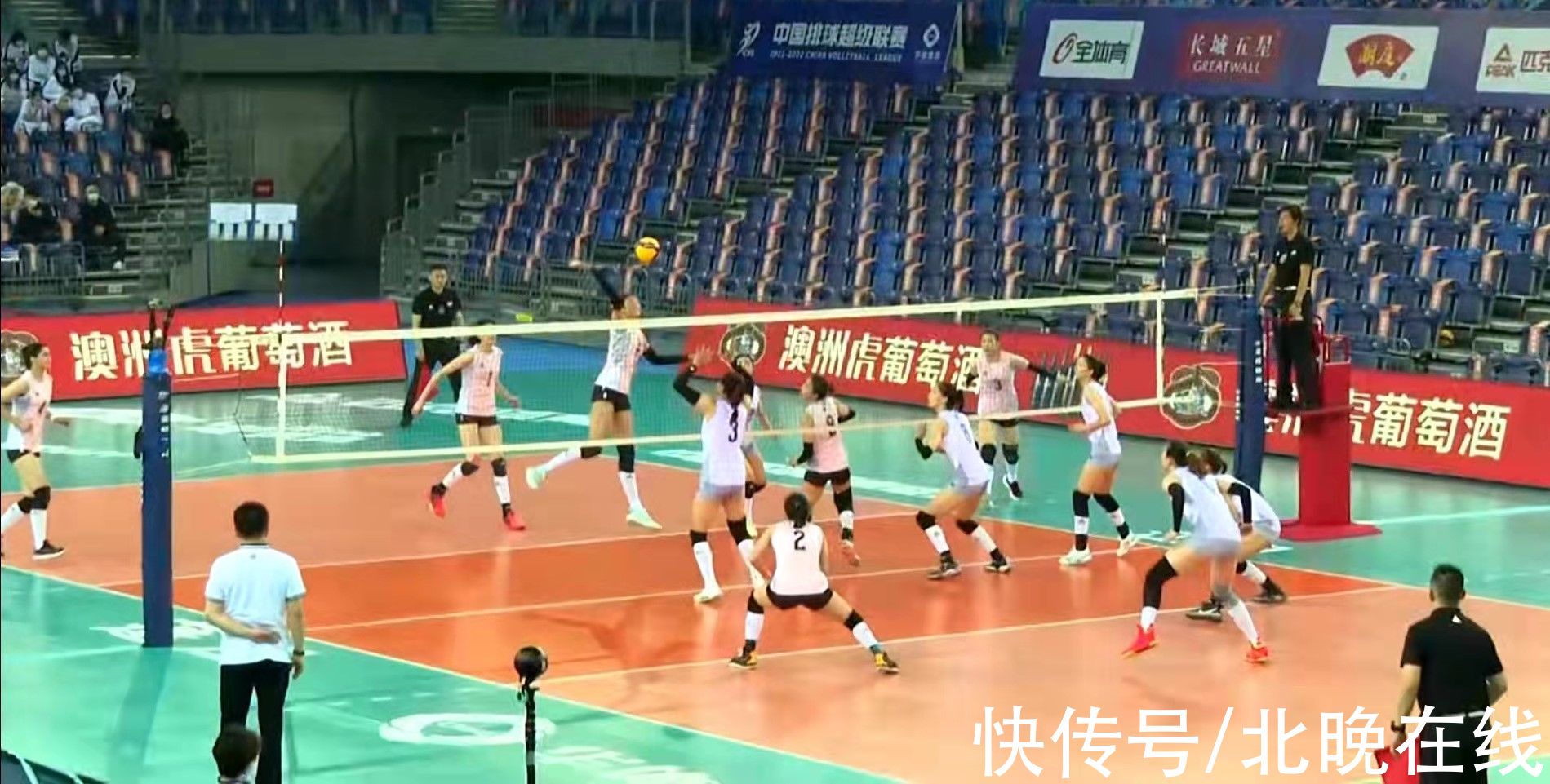 中国女排|中国女排超级联赛全明星赛开赛！蓝队先胜一场
