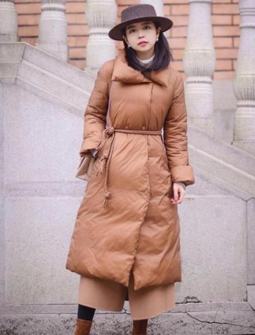 真正有品位的女人，尽量少穿黑裤子！学三木这样穿，时髦又好看