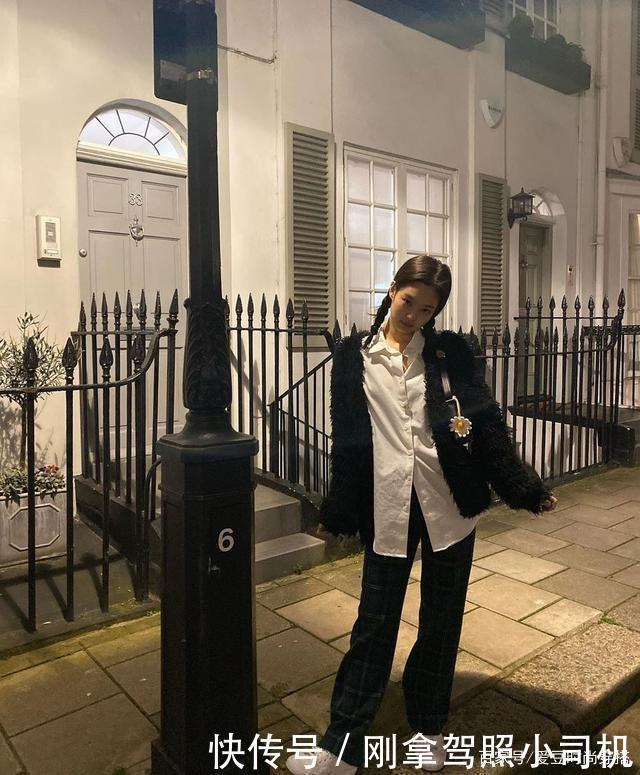 先别买针织衫!今秋必买的上衣是这件,配西装外套太好看了