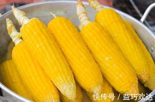 小苏打|煮玉米，只放清水是错的，多放2样东西，玉米香甜软糯，更好吃