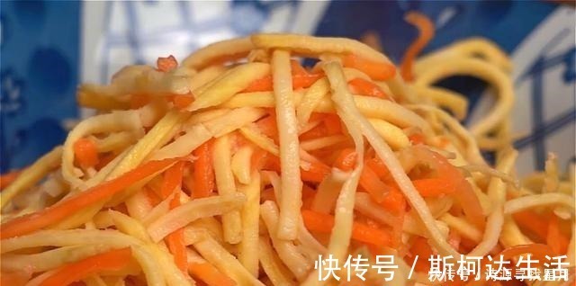 红薯|玉米面这样做真好吃,一擀一煎,5分钟出锅,连吃一个月都不腻