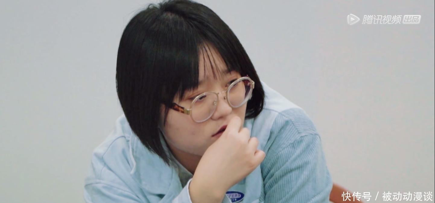 解说词 郭麒麟被宋丹丹问感情状况,李雪琴吐槽真人秀假,这档综艺真有毒